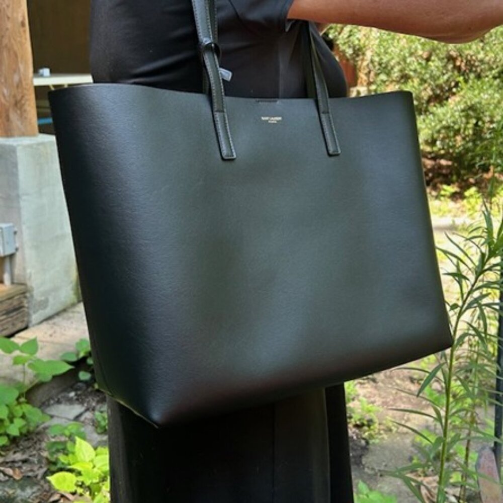 SAINT LAURENT East West Shopper Tote - Black - New without tags
